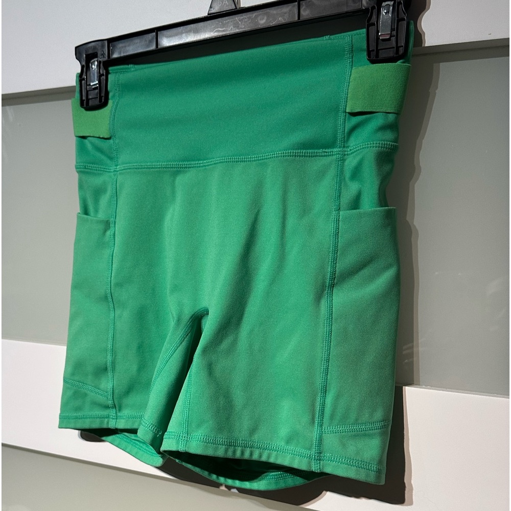 Fabletics High-Waisted Motion365® Pocket Short 5"
